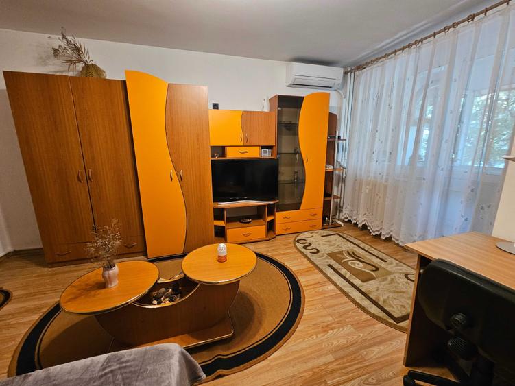 Garsonieră decomandată în Brazda lui Novac