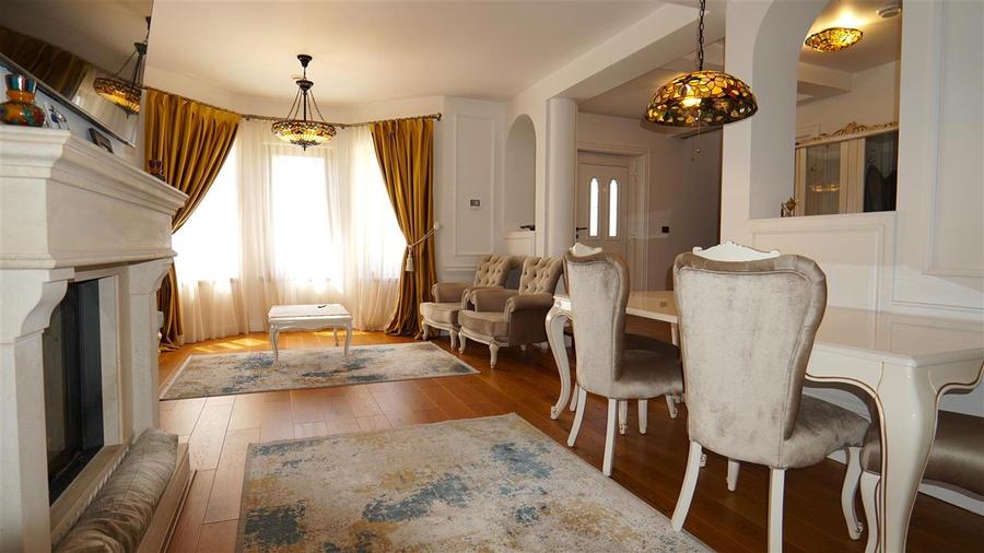 Casă cu 4 camere cu Teren 700 Mp în Central