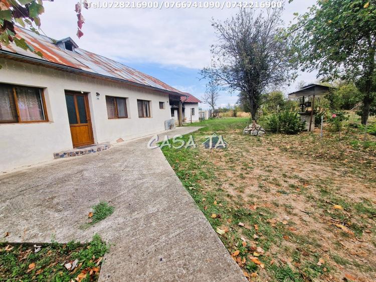 Casă individuală cu 2 camere cu Teren 3467 Mp în Urechești