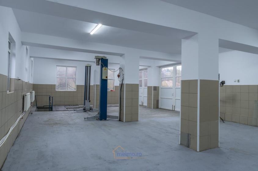 Spațiu comercial, de 150 mp, în Moinești