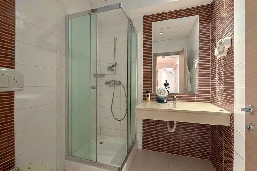 Apartament cu 3 camere decomandat în Splaiul Unirii