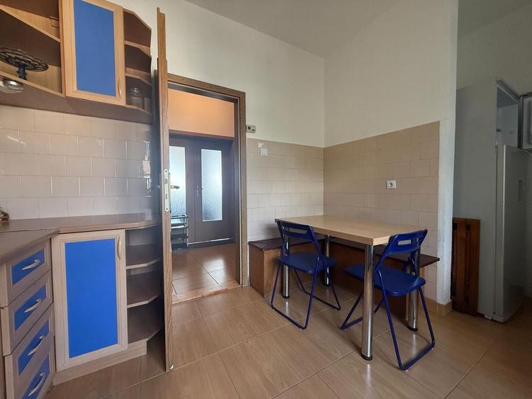Apartament 3 camere de inchiriat, str. Bucuresti - 10