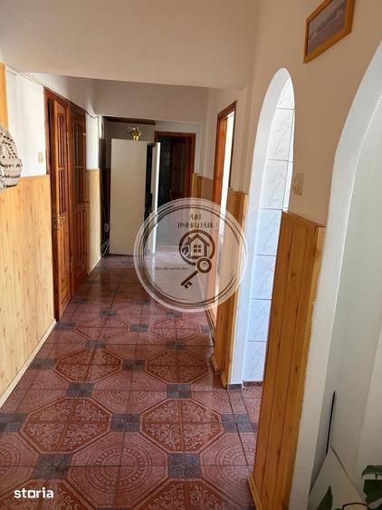 Apartament cu 3 camere în Răcădău