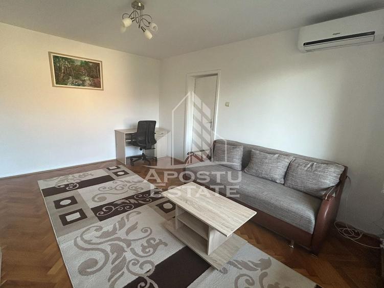 Apartament cu 2 camere semidecomandat, mobilat în Medicină