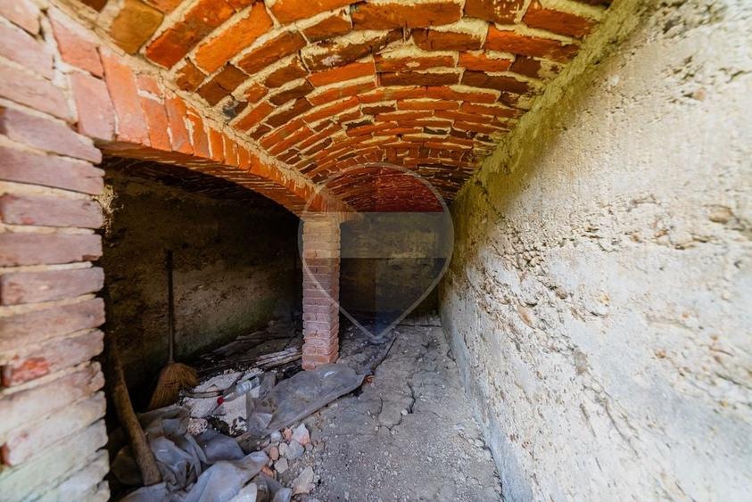 Casă individuală cu 4 camere cu Teren 5000 Mp în Cărand