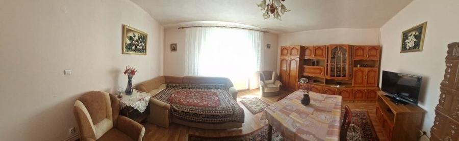 Apartament cu 2 camere decomandat în Sub Arini
