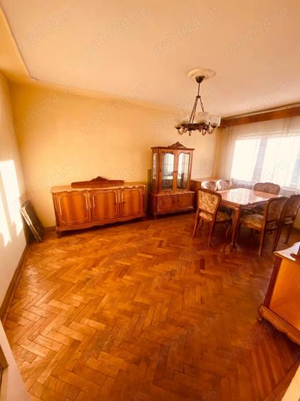 Apartament cu 3 camere decomandat în Central