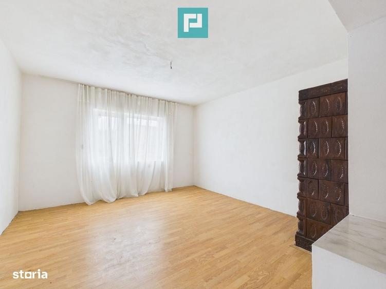 Casă cu 4 camere în Almaș