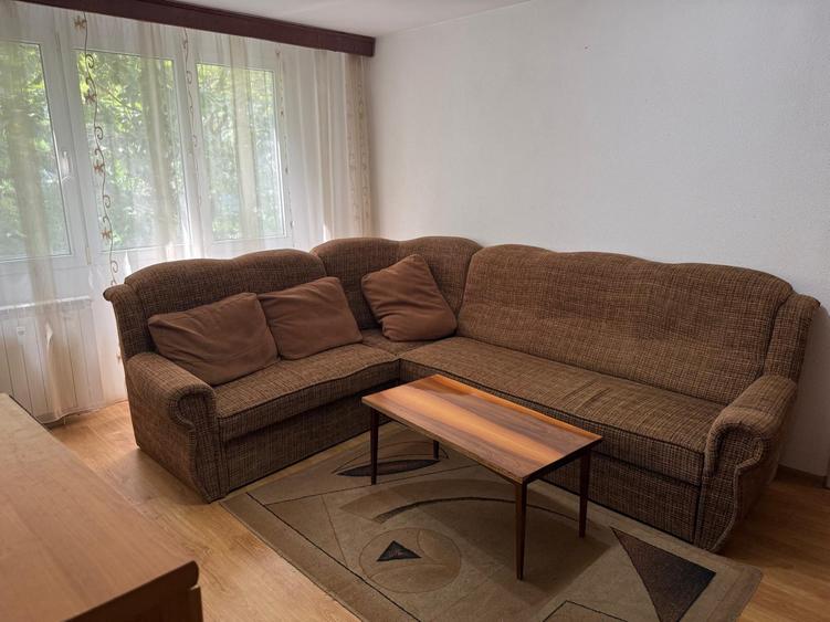 Apartament cu 3 camere semidecomandat în Drumul Taberei