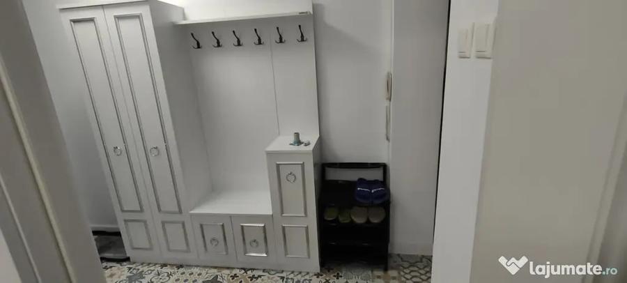 Apartament cu 3 camere semidecomandat în Ultracentral