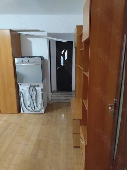 Apartament cu 2 camere semidecomandat în Titu