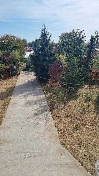 Casă cu 3 camere cu Teren 2000 Mp în Central