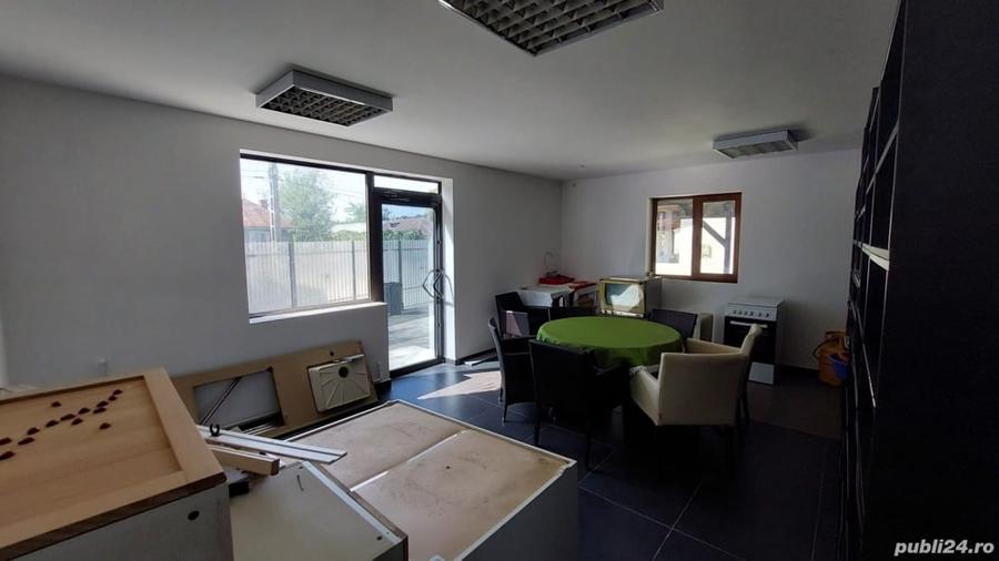 Casă cu 5 camere cu Teren 1073 Mp în Poienarii Burchii