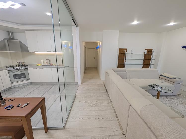 Apartament cu 4 camere, mobilat în Voluntari