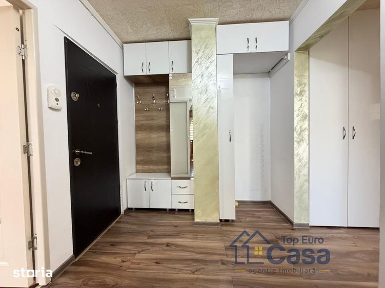 Apartament cu 2 camere decomandat în Central