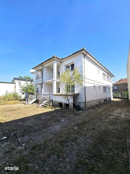 Casă cu 4 camere cu Teren 420 Mp în Titulescu