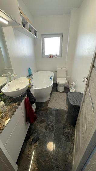 Apartament cu 3 camere în Florești