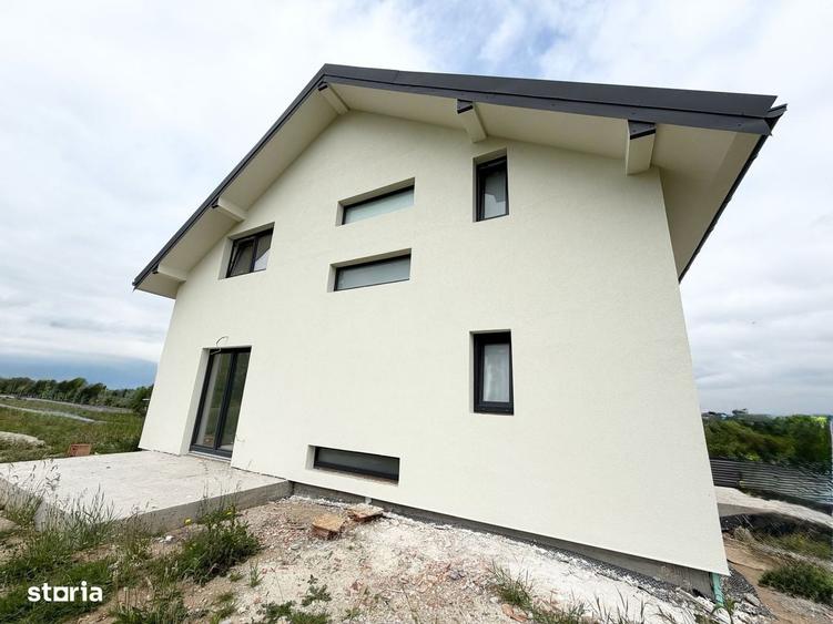 Casă cu 4 camere în Ștrand