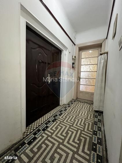 Apartament cu 3 camere de vanzare in zona Bucur Obor