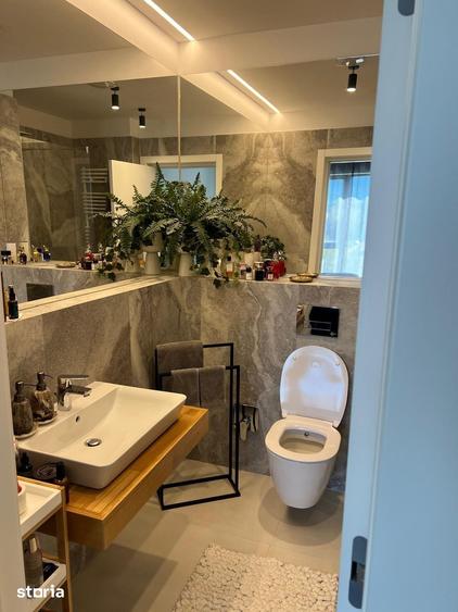 Apartament cu 4 camere decomandat în Pipera