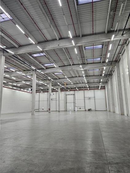 Spațiu industrial, de 3,200 mp, în Est