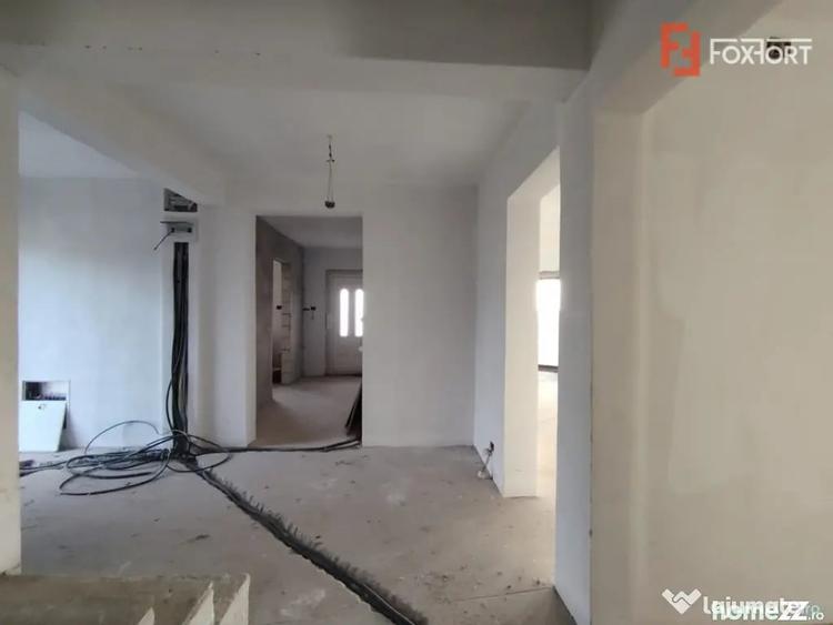 Casă cu 5 camere cu Teren 747 Mp în Sânandrei
