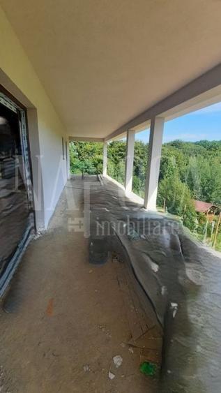 Casă individuală cu 5 camere cu Canalizare în Sălicea