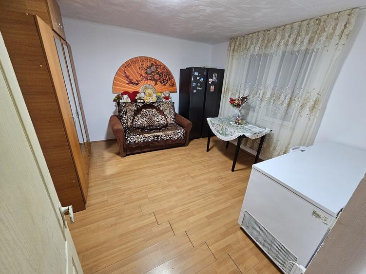 Casă cu 2 camere cu Teren 950 Mp în Exterior Vest
