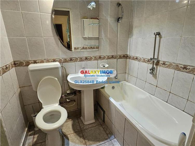 Apartament cu 4 camere decomandat în Titan