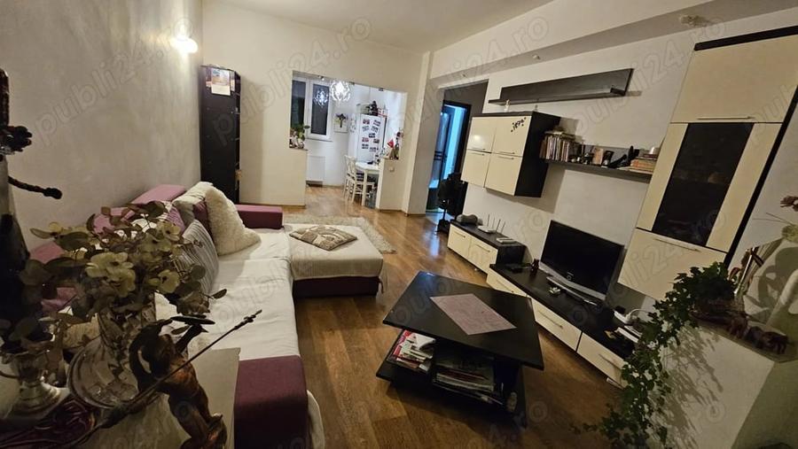 Apartament cu 3 camere decomandat în Central