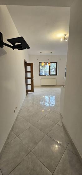 Casă cu 4 camere în Crâng