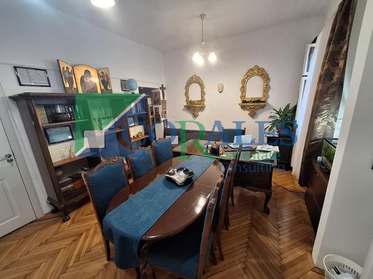 Apartament cu 5 camere decomandat, mobilat în Ultracentral