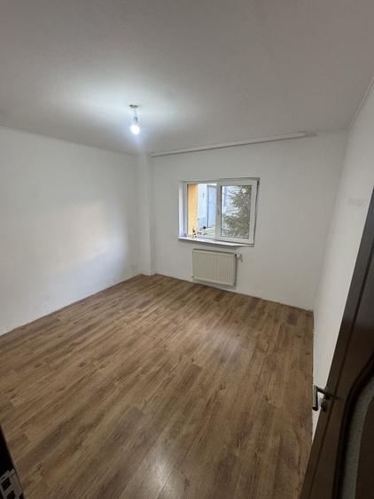Apartament cu 4 camere decomandat în Sfântu Ilie