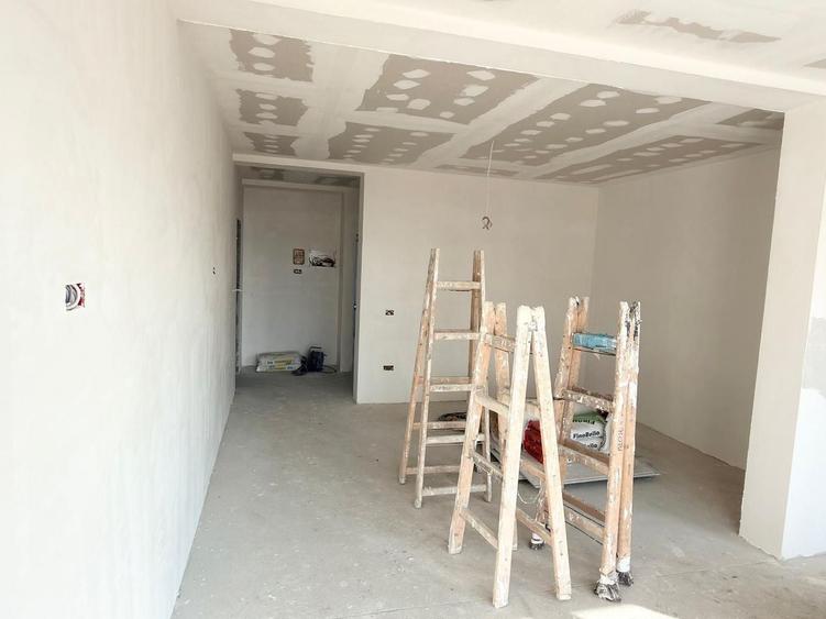 Apartament cu 4 camere decomandat în Torontalului