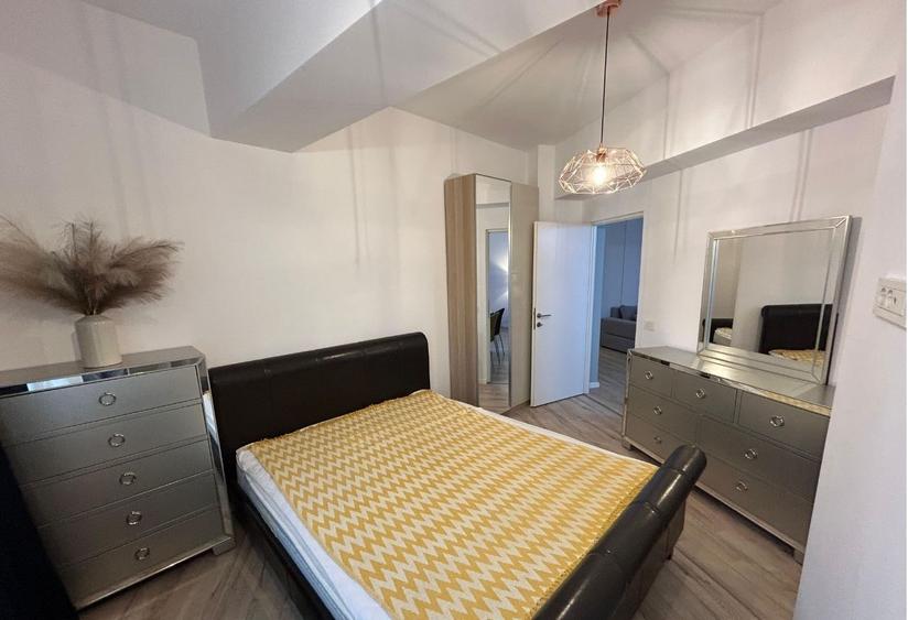 Apartament cu 2 camere semidecomandat, mobilat în Timpuri Noi