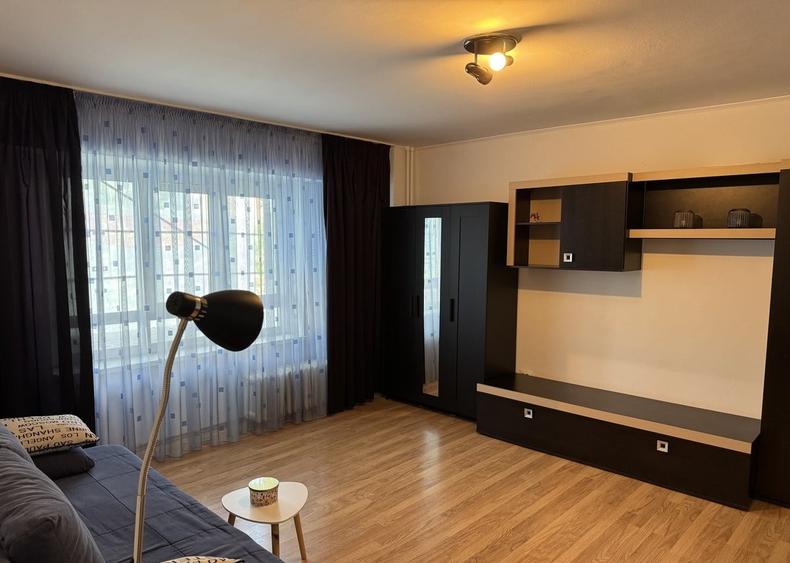 Apartament cu 2 camere decomandat, mobilat în Calea Călărașilor