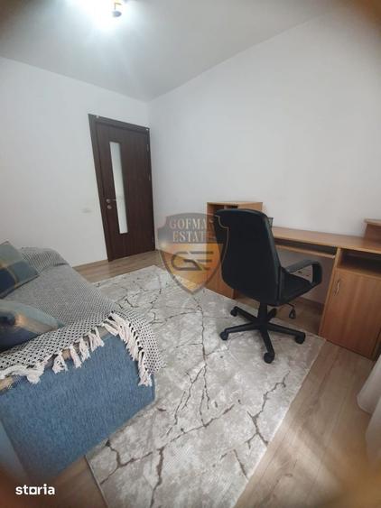 Apartament cu 3 camere decomandat în Delfinariu