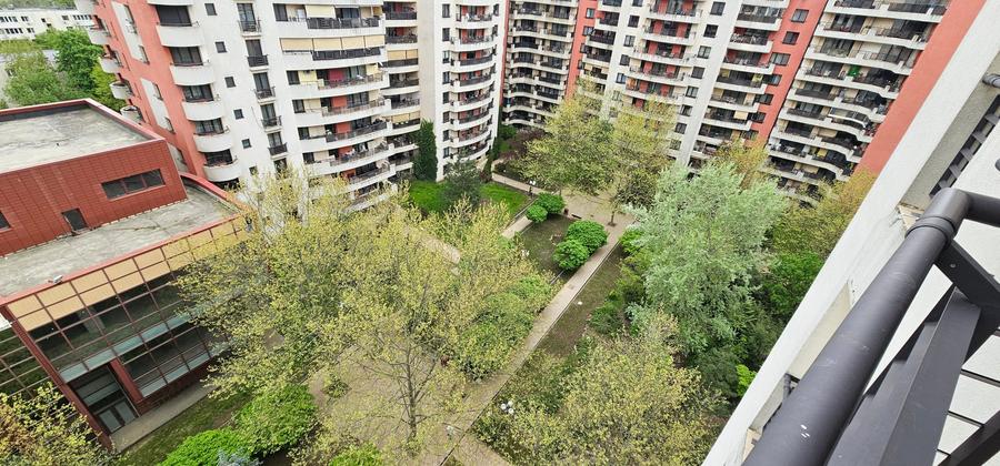 Apartament cu 4 camere decomandat, mobilat în Barbu Văcărescu