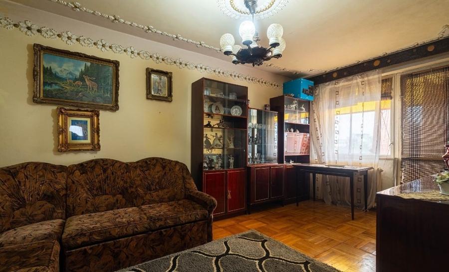 Apartament cu 4 camere semidecomandat, mobilat în Ultracentral
