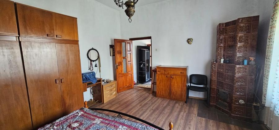 Casă individuală cu 5 camere cu Canalizare în Moinești