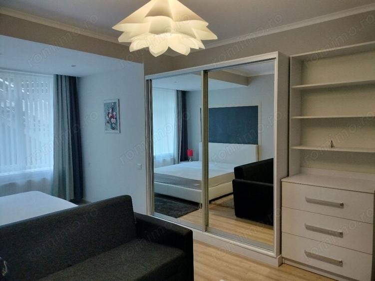 Garsonieră decomandată în Calea București