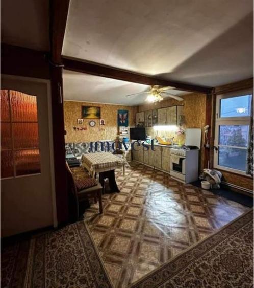 Apartament cu 3 camere semidecomandat în Aurel Vlaicu