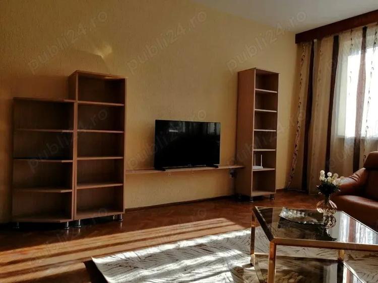 Apartament cu 3 camere decomandat în Ultracentral