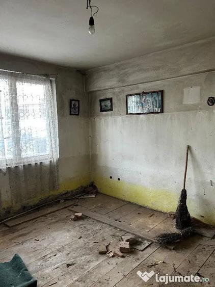 Apartament cu 2 camere semidecomandat în Băi