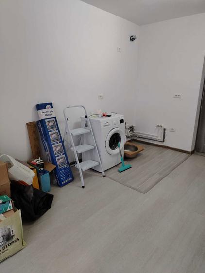 Garsonieră decomandată în Calea Moinești