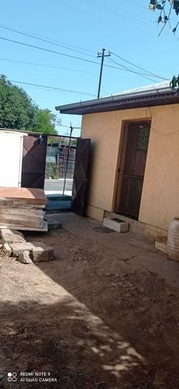 Casă cu 3 camere în Central