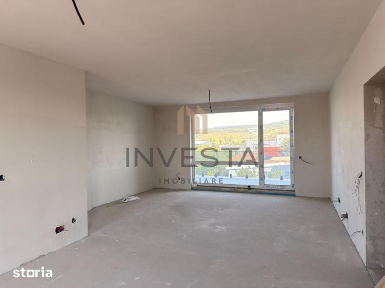 Apartament cu 4 camere semidecomandat în Bulgaria