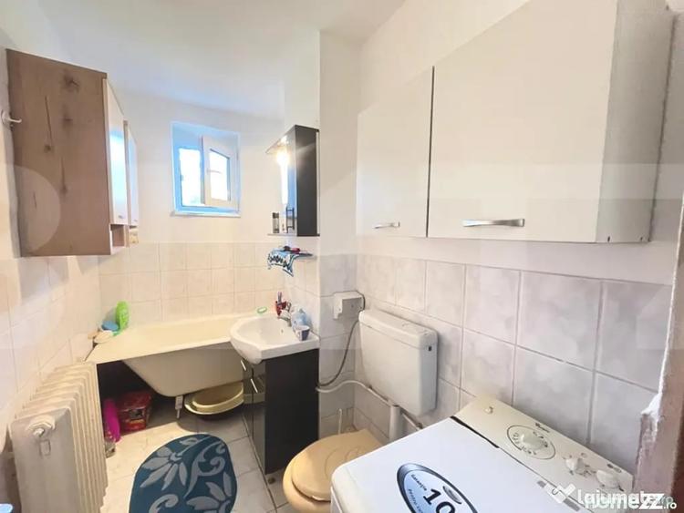 Apartament cu 4 camere semidecomandat în Central