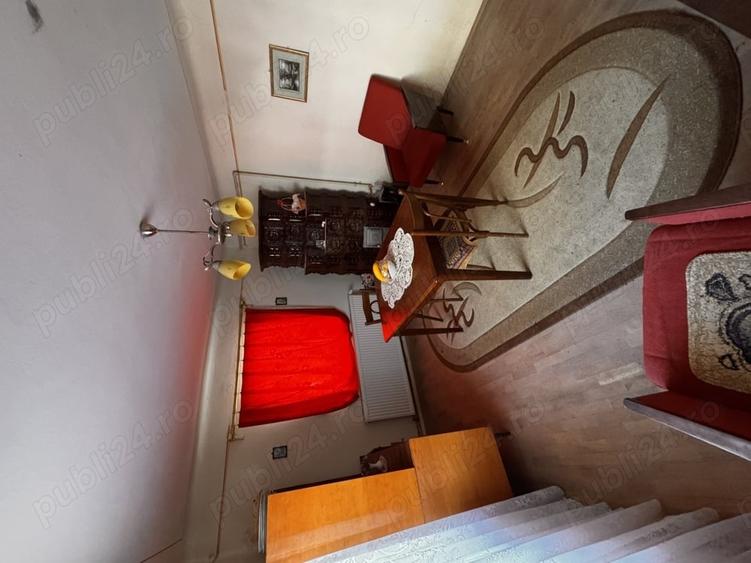 Casă cu 4 camere cu Teren 446 Mp în Central