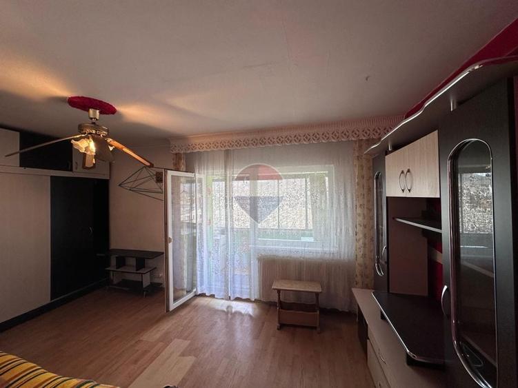 DE VANZARE-apartament 1 camera cu balcon - 1